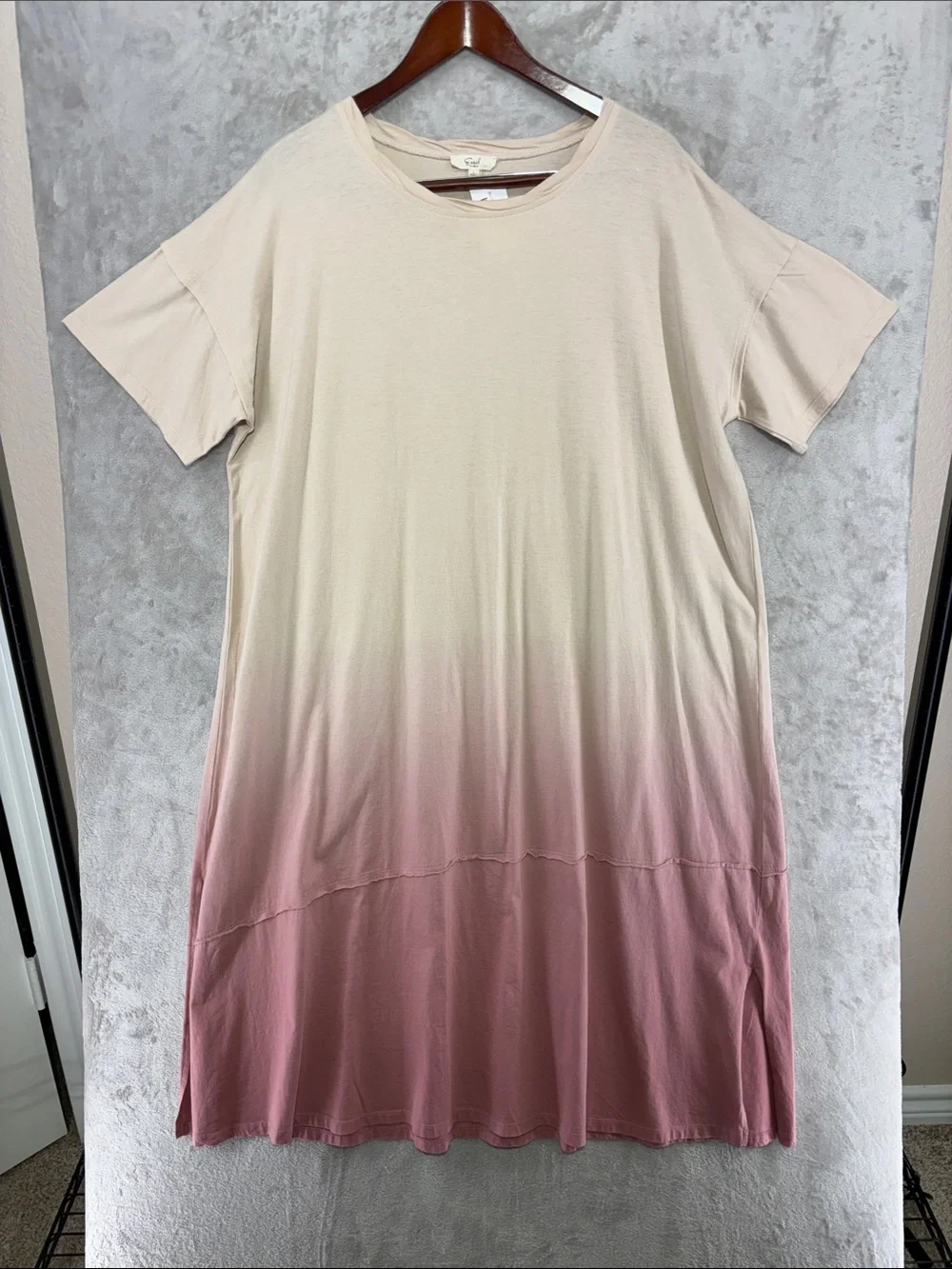 NWT--Easel Cotton Ombre Rose & Cream Short Sleeve Tee Dress Size L